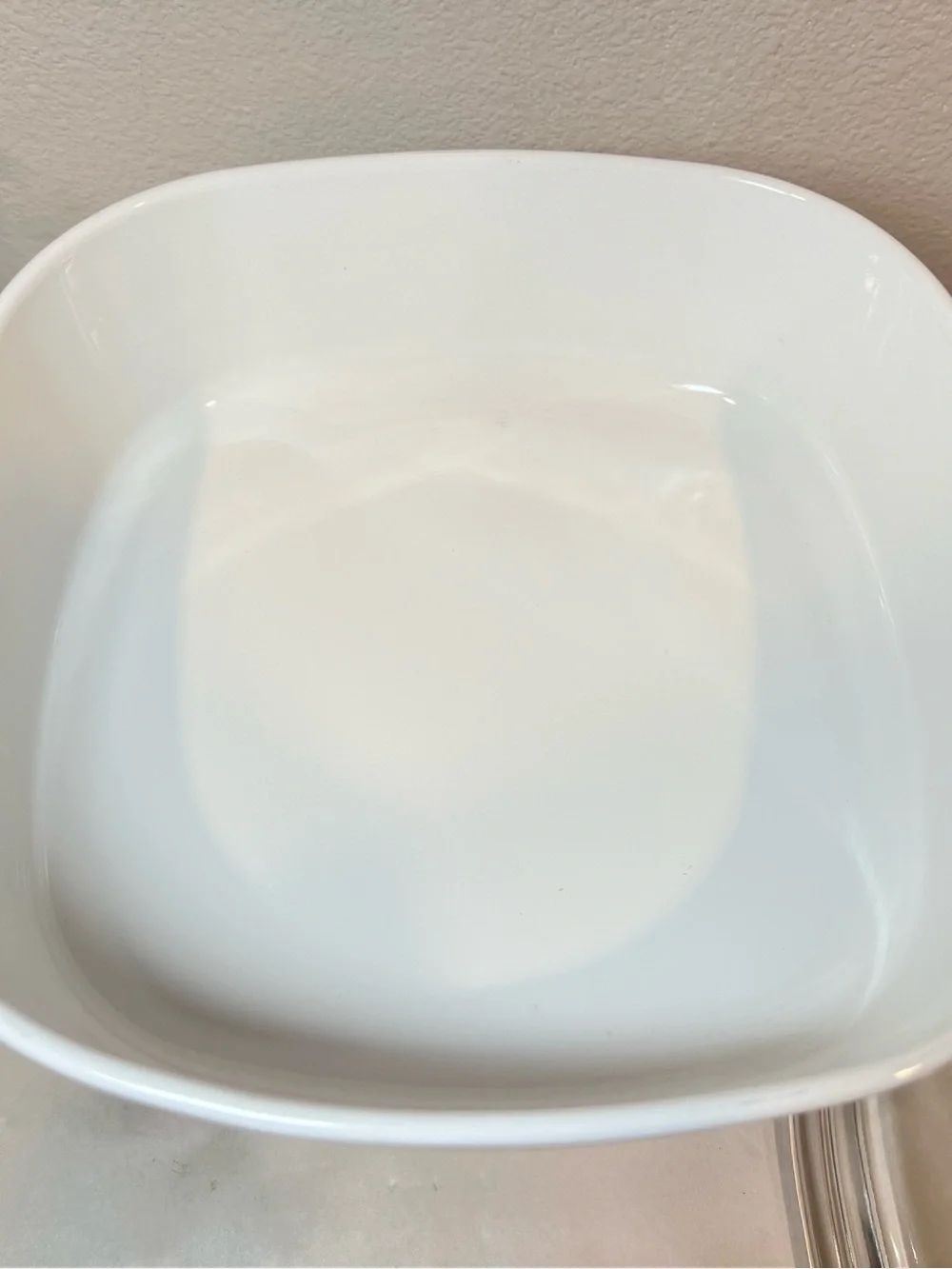 EUC Vintage CorningWare “Blue Cornflower” 2L Casserole Dish with Glass Lid